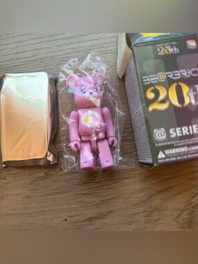 Medicom Bearbrick series 43 Care Bear Pink Secret sealed 20th anniversary